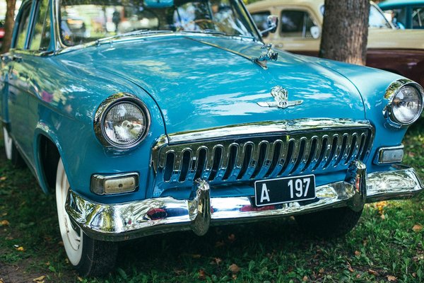 Comment choisir des boucles d'oreilles en résine pour un style audacieux et tendance ?