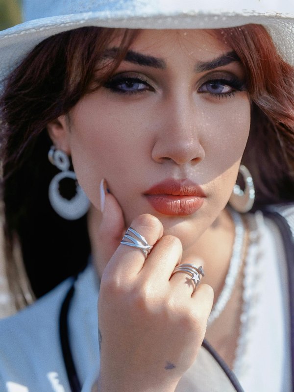 Découvrez comment les bijoux en argent doriane rehaussent votre style